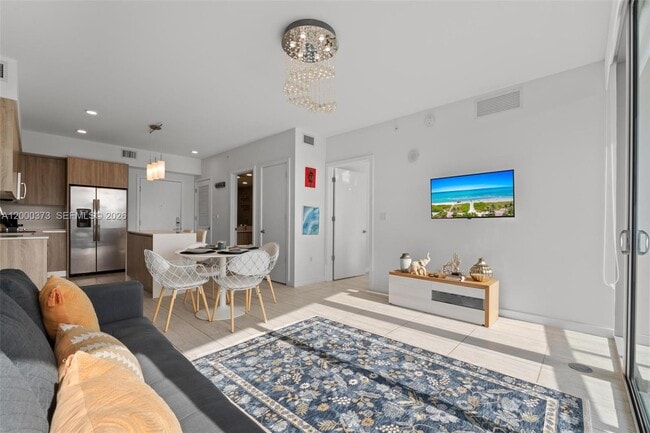 Building Photo - 3900 Biscayne Blvd Unit S-418