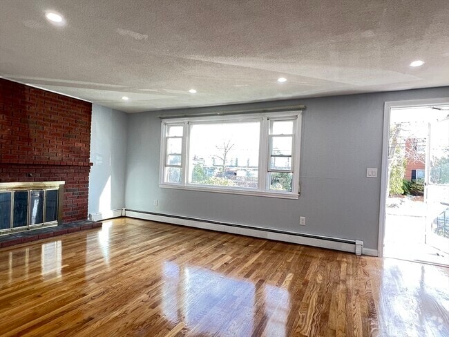 Building Photo - 74 Baker St Unit 1 Rental