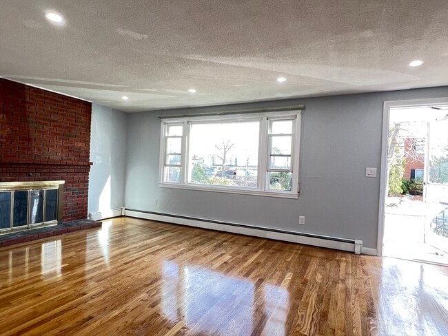 Photo - 74 Baker St Condo Unit 1