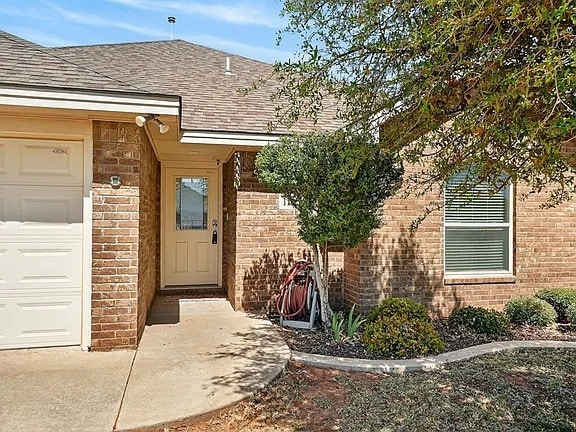 Photo - Comfy 4-Bed Midland Home with all appliances, backyard, attached garage, 6 min to grocery store