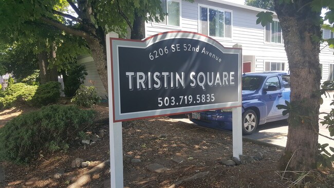 Llama para consultar disponibilidad - Tristin Square Apartments