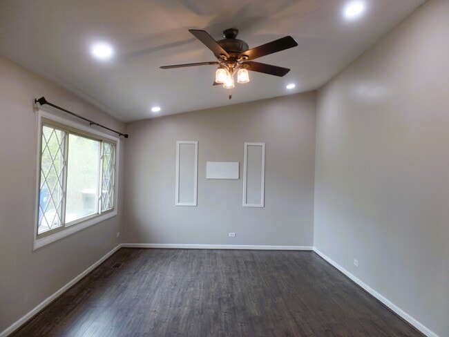 Photo - 5910 Bradley Ct N