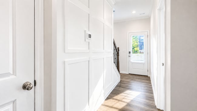 Photo - 430 Rowe Way