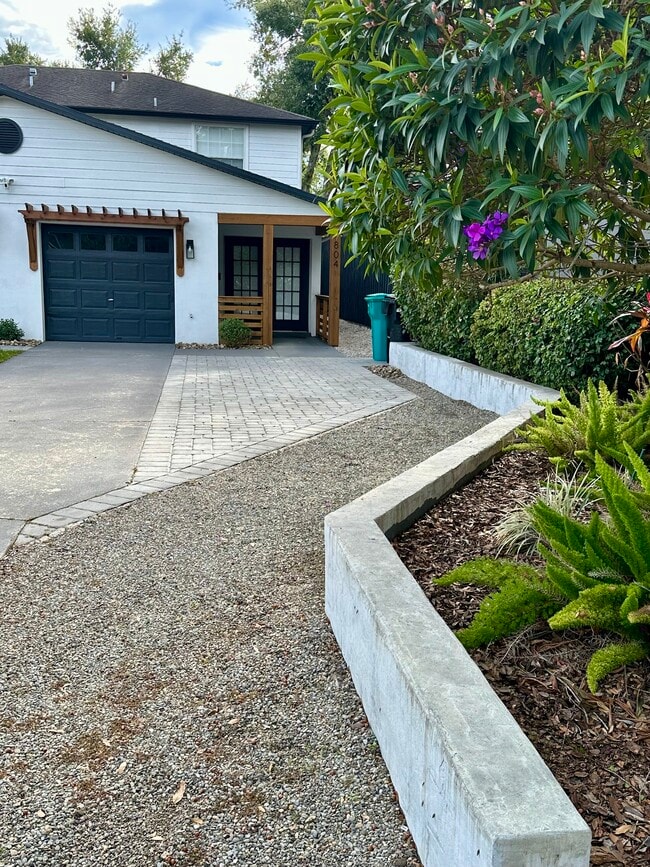 Photo - 804 E South St