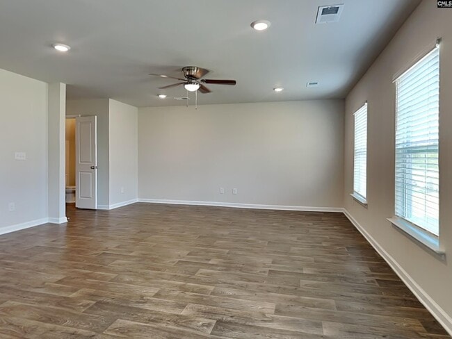 Photo - 469 Red Poll Wy