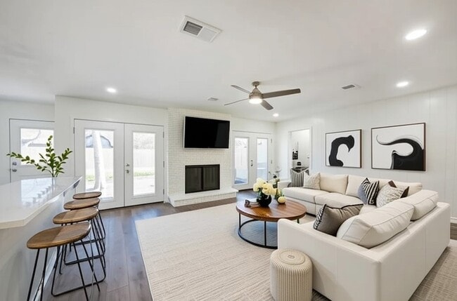 Photo - 52 Oyster Creek Ct