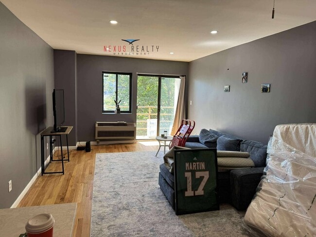 Building Photo - 34-31 33rd St Rental
