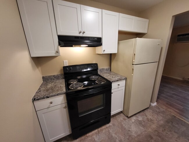 Photo - 6175 - 6185 Hocker Dr