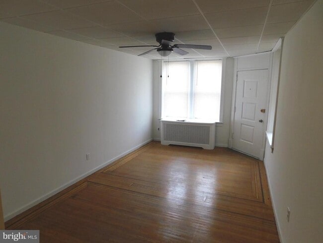 Building Photo - 3320 Cottman Ave Unit 1