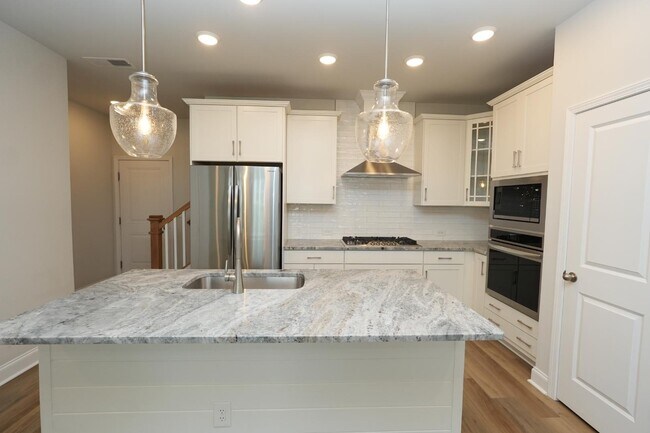 5012 Calvine Ml Wy