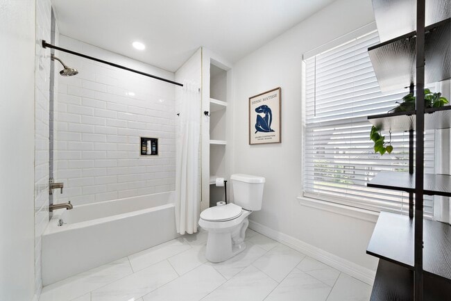 Photo - 3226 Oakdale St