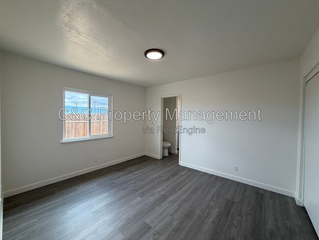 Photo - 21490 Bear Valley Rd