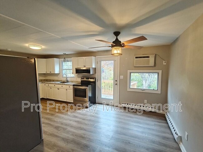 Photo - 700 High Street Ext