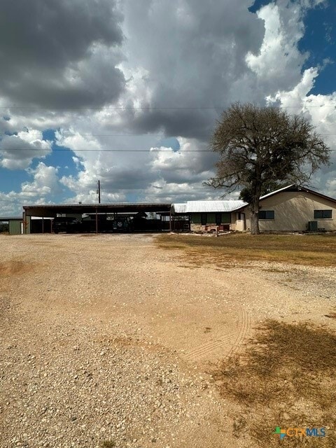 611 Lina Ln