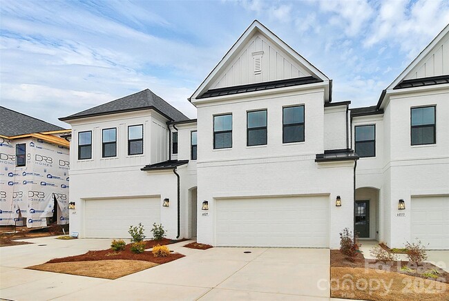 Photo - 6029 Mariemont Cir