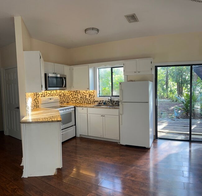 Photo - 4911 Tallowood Way