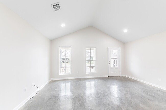 Photo - 3 bed 2 bath craftsmen style home