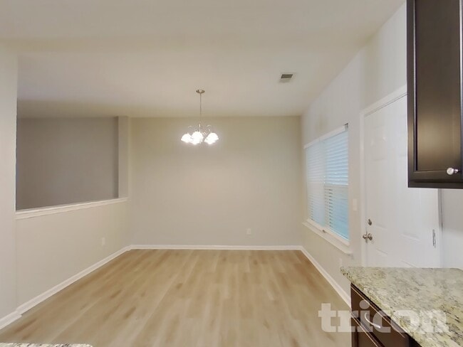 Photo - 121 Southwind Cir