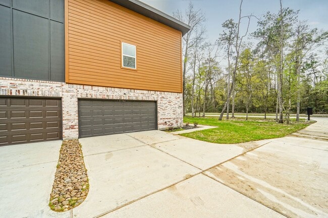 Building Photo - 2523 Appian Wy Unit B