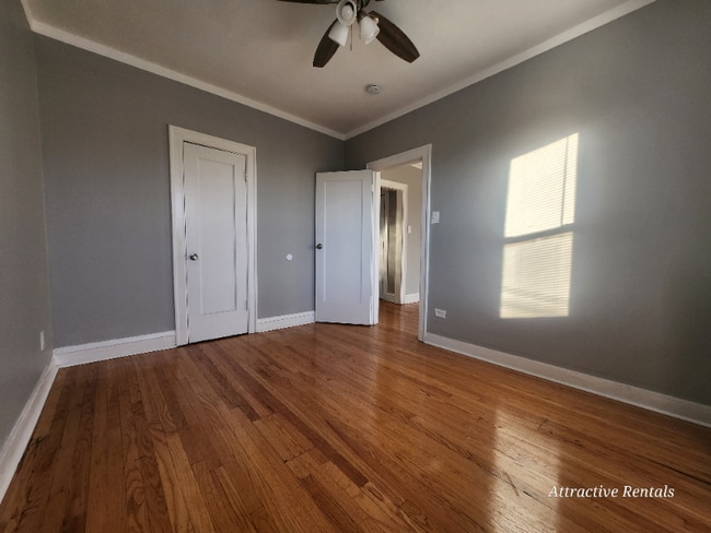 Photo - 652 E 81st St