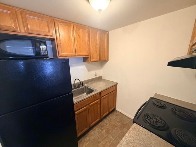 Photo - 285.5 Hudson Ave Unit Apt 1