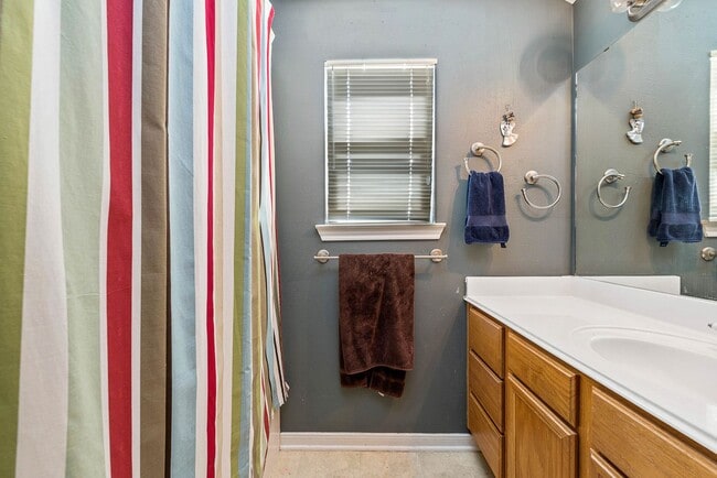 Photo - SUBLEASE AVAILABLE IMMEDIATELY THROUGH JULY 2026!  Charming 3 Bed, 2 Bath in Central Location!