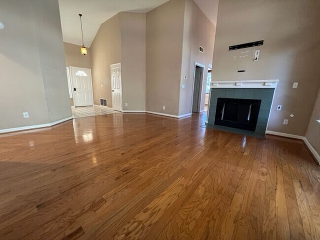 Photo - Charming 3 Bedroom 2 Bath with Large Backyard on Corner lot