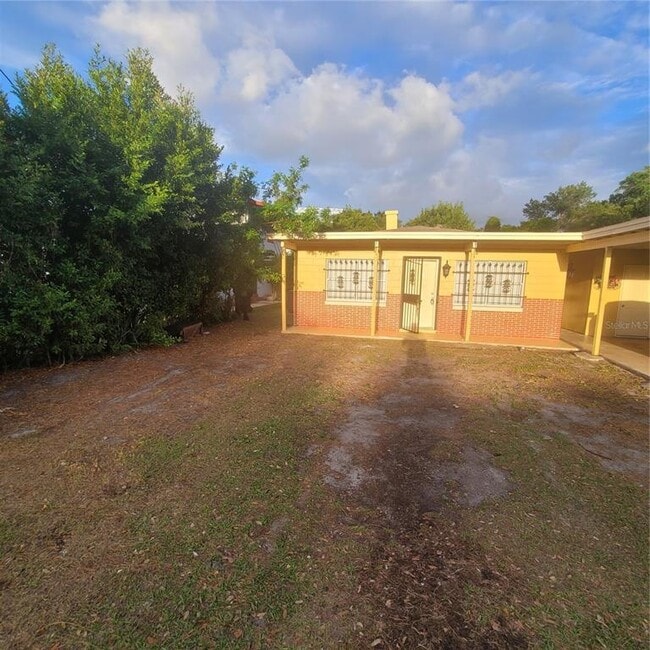 Building Photo - 409 S Lakeland Ave