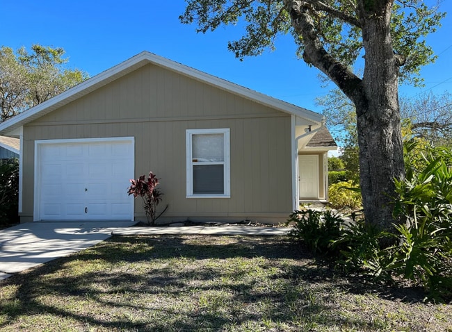 Building Photo - 500 37th Ave