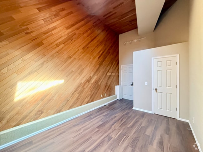 Building Photo - 301 W Mangrum Dr Rental