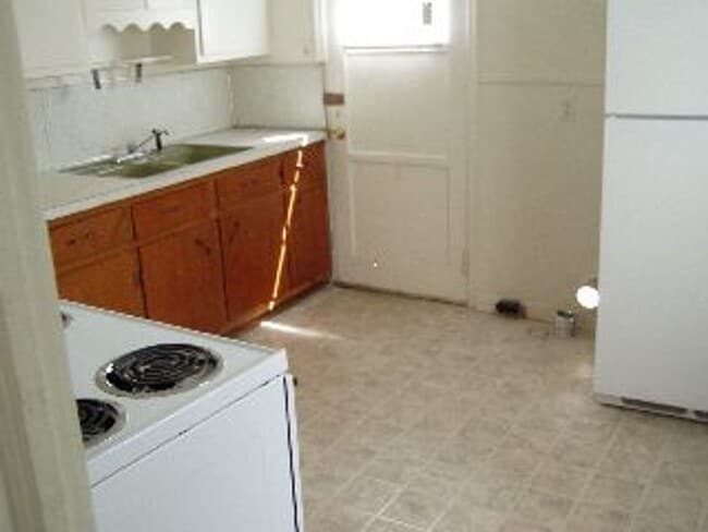 Photo - One Story House off Thomas Road