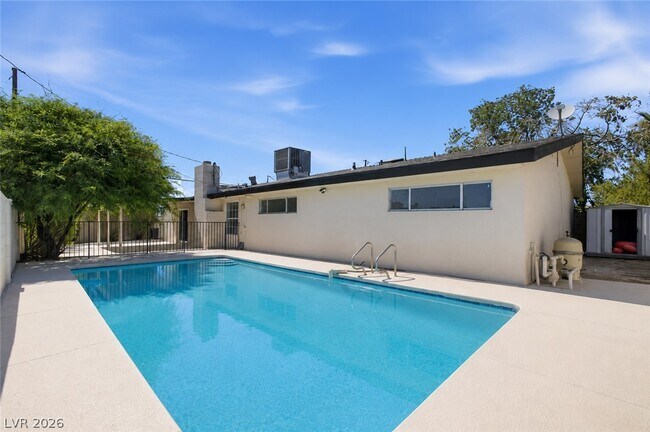 1300 Canosa Ave