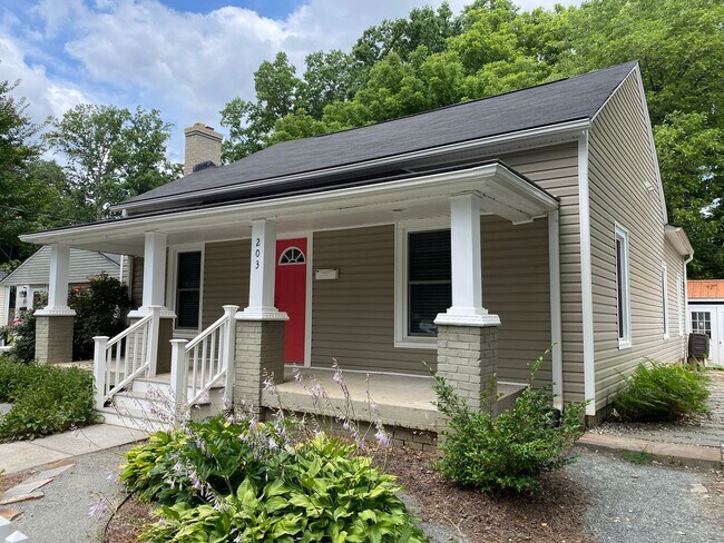 Photo - 203 Shawnee St
