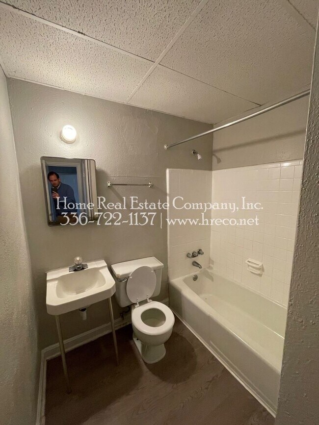 Photo - 611 W Twenty-Third St Apartamento Unidad 611-B