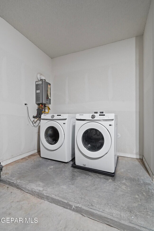 Photo - 3768 Loma Adriana