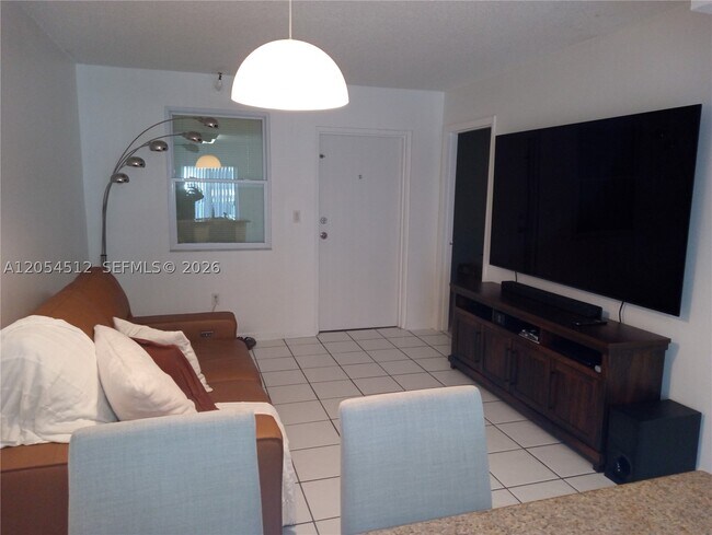 Photo - 2575 SW 27th St Unit 505