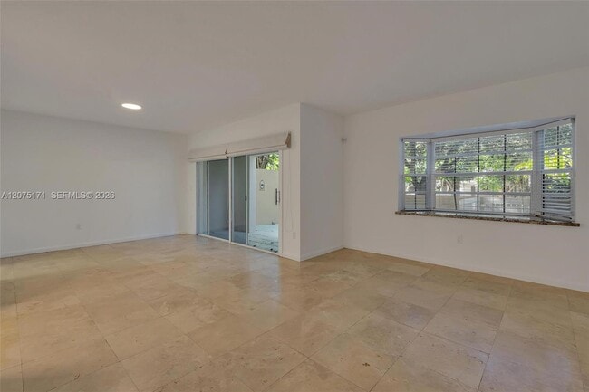 Photo - 2560 Tigertail Ave Unit 10