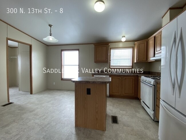 Photo - 300 N 13th St