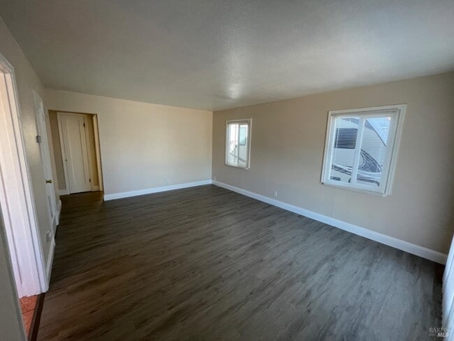 Building Photo - 957 Oakwood Ave Rental