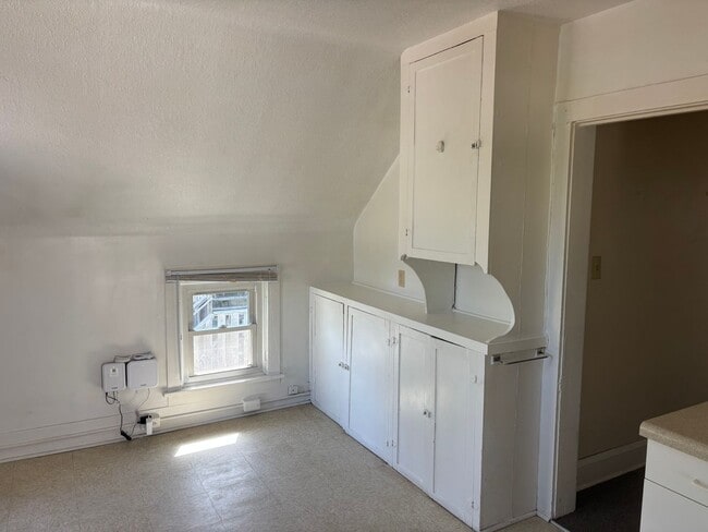 Photo - 1675 Van Buren Ave Unit Upper