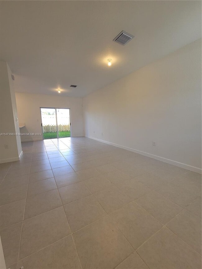 Photo - 2621 SE 10th St