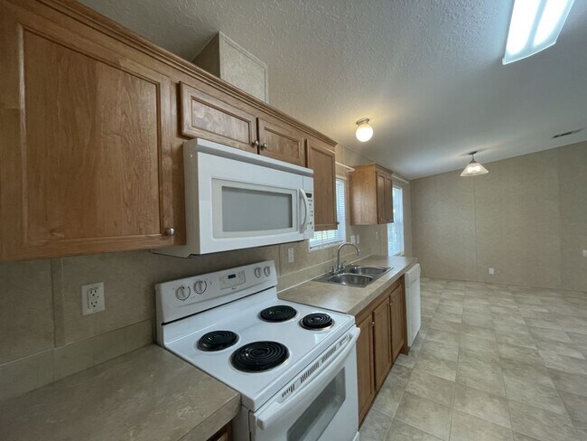36047 Citrus Blvd
