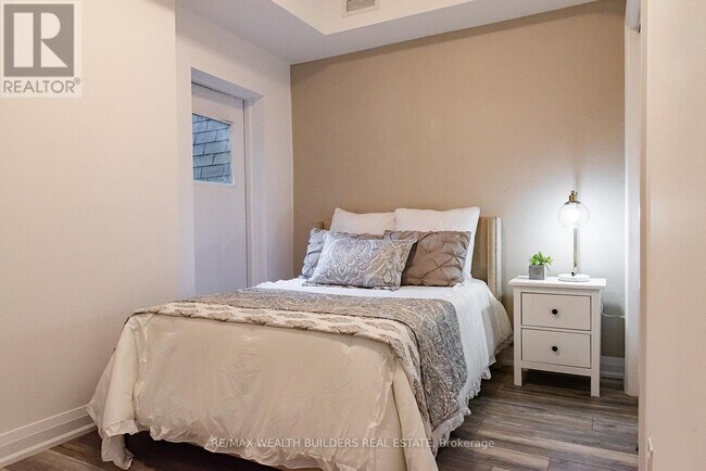 Photo - 207 Jarvis St Unit 7