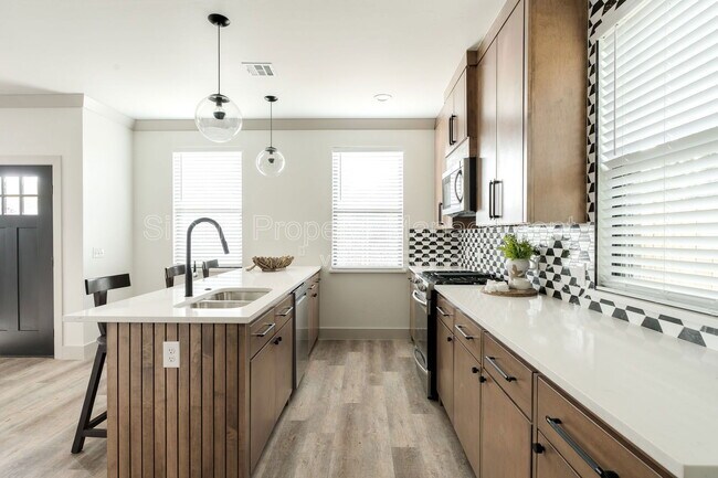 Photo - 4005 N Indiana Ave