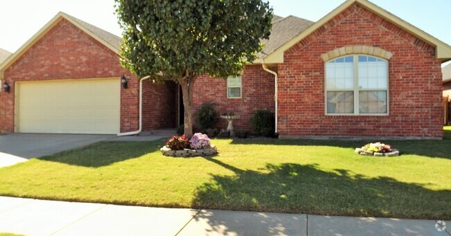 Building Photo - Available Now! Yukon Schools! Rental