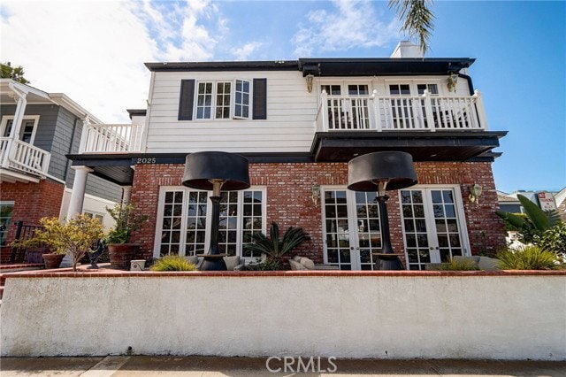 Building Photo - 2025 E Balboa Blvd