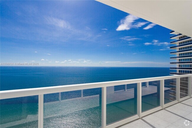 Building Photo - 1800 S Ocean Dr Unit PH4404 Rental