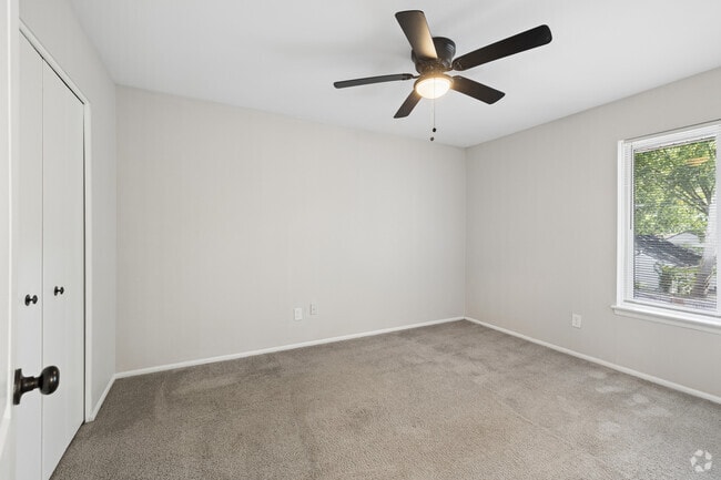 F28 Lewiston - 1BR, 1BA - 680SF - Bedroom