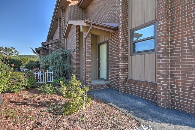Photo - 501 Manor Dr