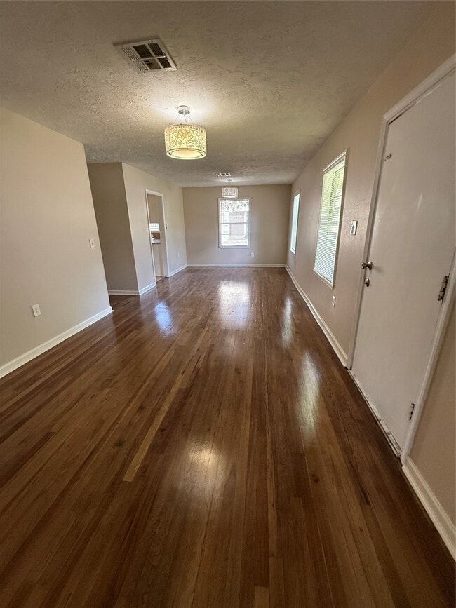 Photo - 8108 Wier Dr